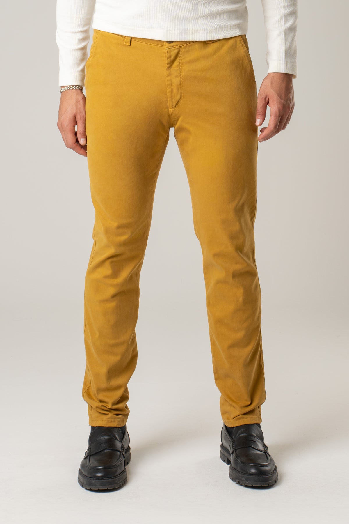 Pantalone chino in gabardina