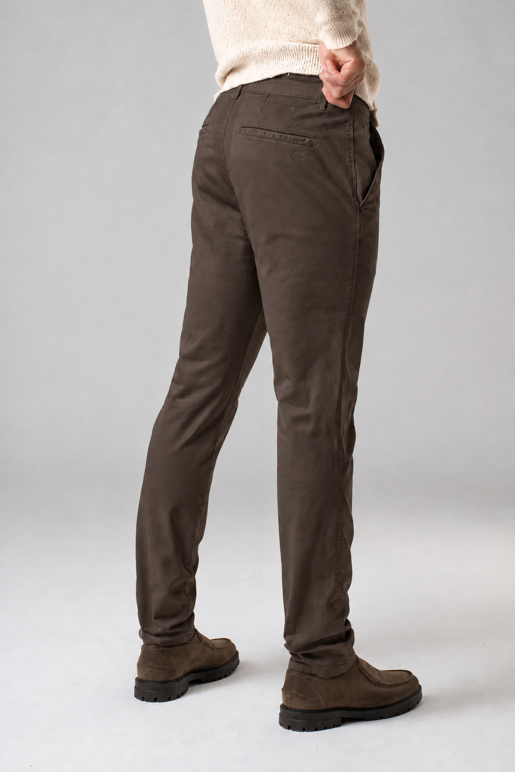 Pantalone chino in gabardina moro