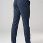Pantalone chino in gabardina stampa micro indaco