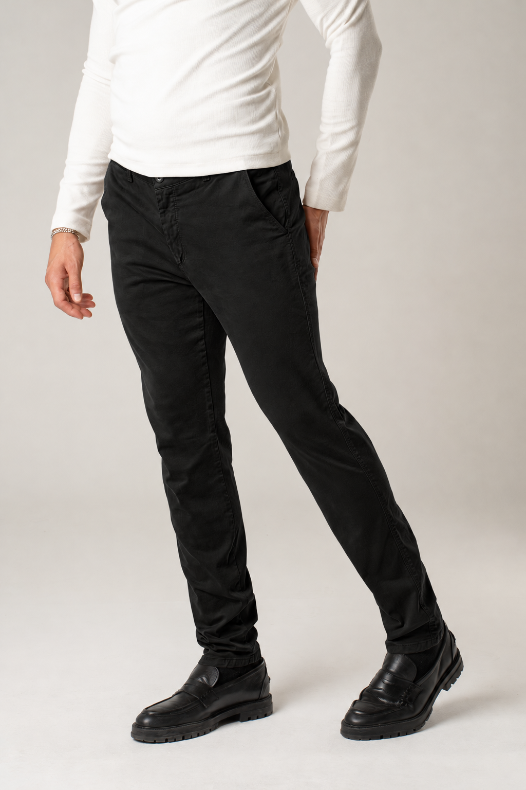 Pantalone chino in gabardina nero