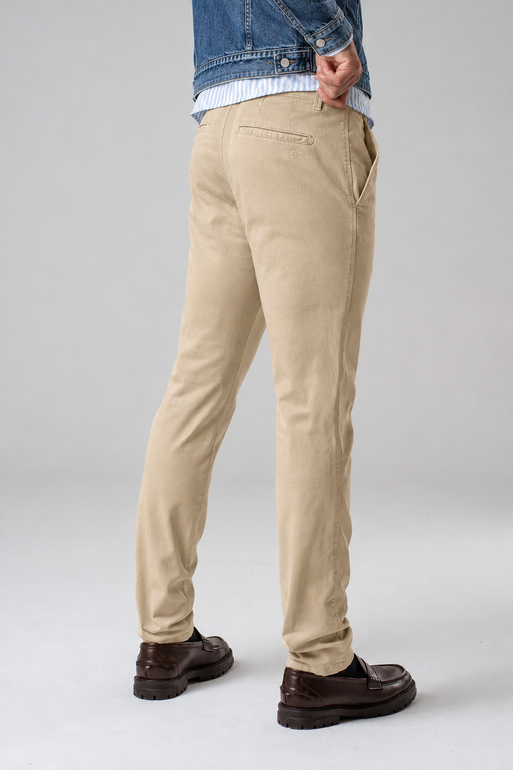 Pantalone chino in gabardina sabbia