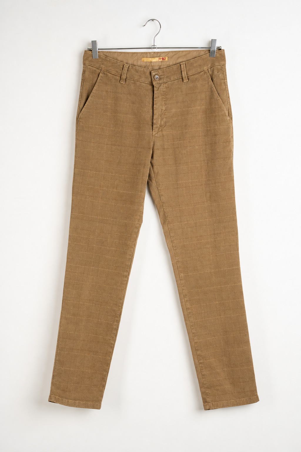 Pantalone chino in gabardina stampa micro cammello